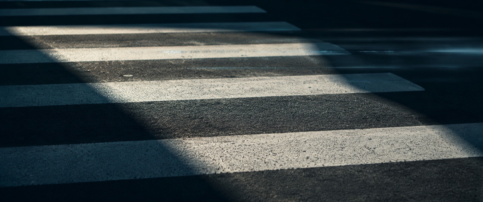 빈폴 패션 필름의 횡단보도 클로즈업 이미지 컷